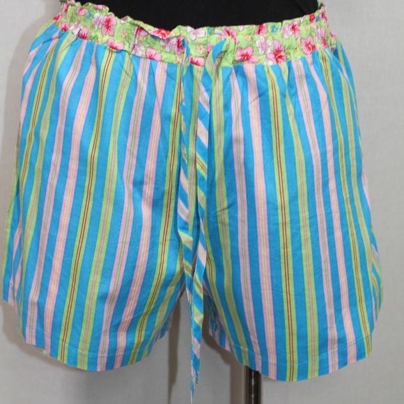 Secret Stripe Shorts (s) - Picture 4 of 9